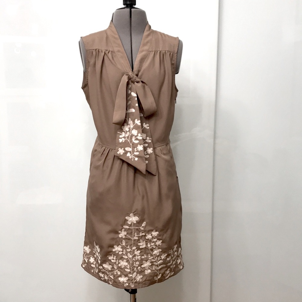 Darling embroidered bow tied sleeveless dress